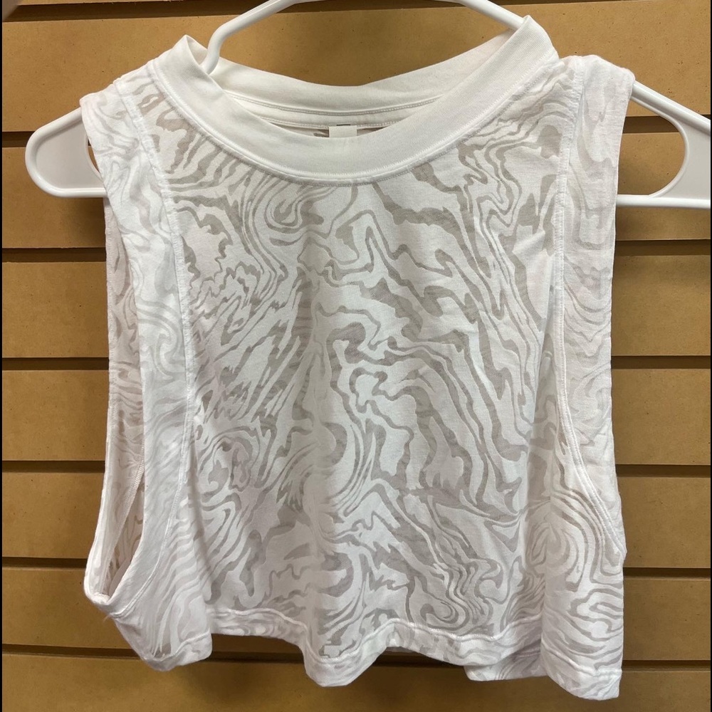 Lululemon crop top size 8